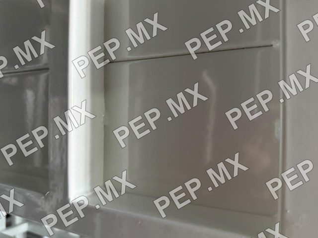 Panel plano recubierto en SKYWHITE.MX Blanco 311-115, alto brillo