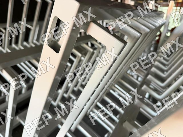 Tubulares cuadrados en blanco SKYWHITE.MX alto brillo