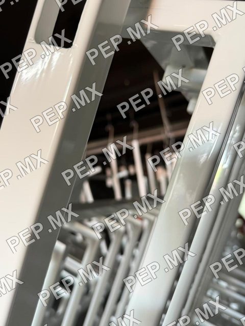 Perfil tubular con acabado terso SKYWHITE.MX