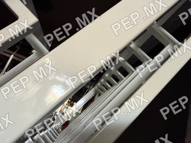 Detalle de brillo en tubular SKYWHITE.MX PEP.MX