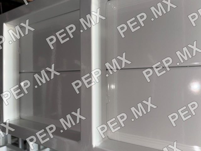 Detalle de brillo espejo SKYWHITE.MX Blanco 311-115